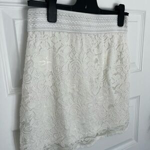 Suzy Shier White Lace Mini Skirt
